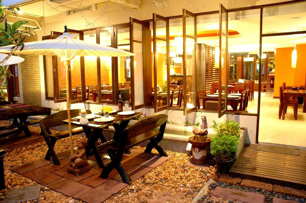 THE JOMTIEN TWELVE фото 4