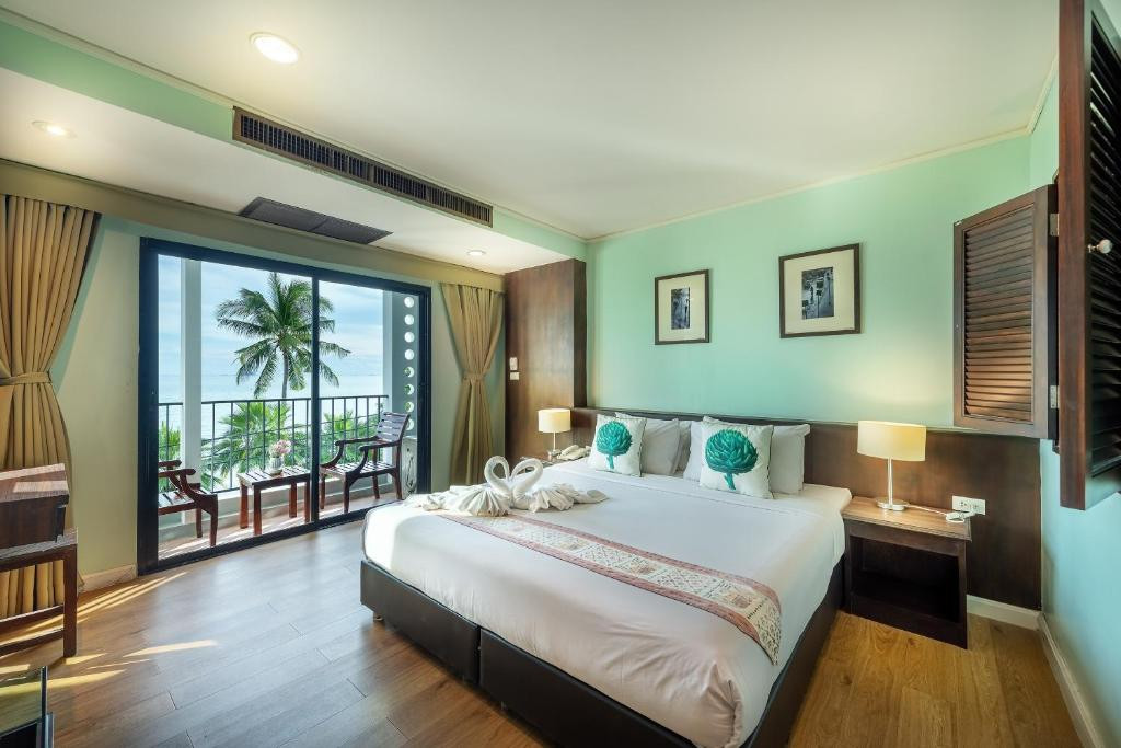 THE JOMTIEN TWELVE фото 7
