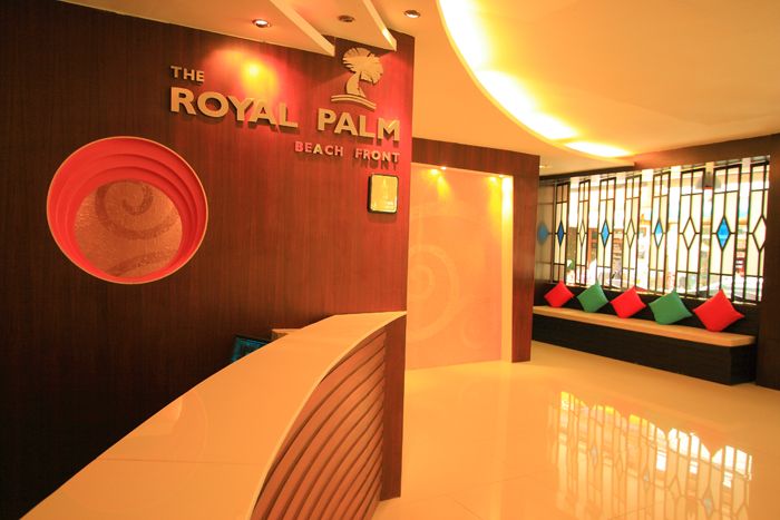 THE ROYAL PALM BEACH FRONT
