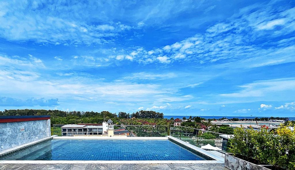 THE SIXTEEN NAIYANG BEACH HOTEL фото 4