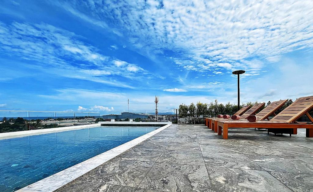 THE SIXTEEN NAIYANG BEACH HOTEL фото 7