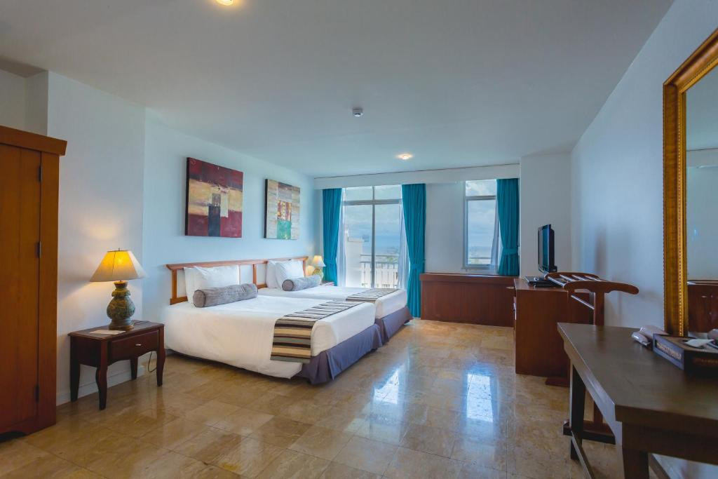 THE WATERFRONT SUITES BY CENTARA фото 7