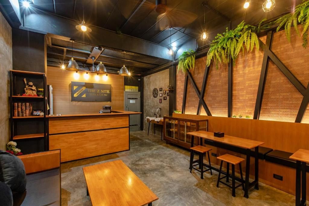 THE Z NITE HOSTEL фото 8