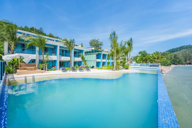TIDE BEACHFRONT SIRAY PHUKET фото 2