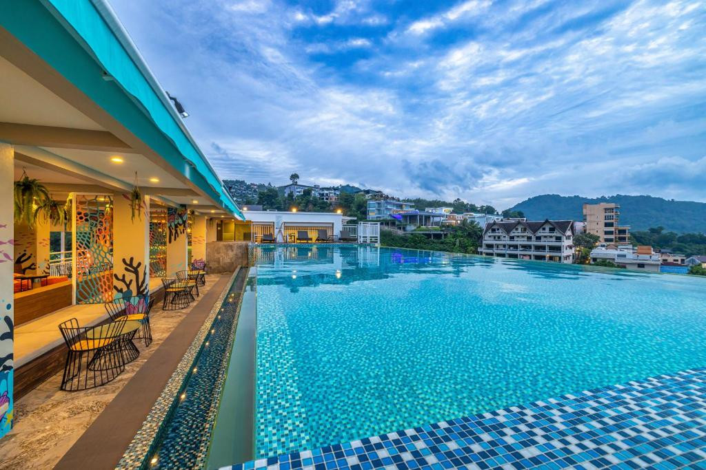 TRIPLE L HOTEL PATONG BEACH фото 3