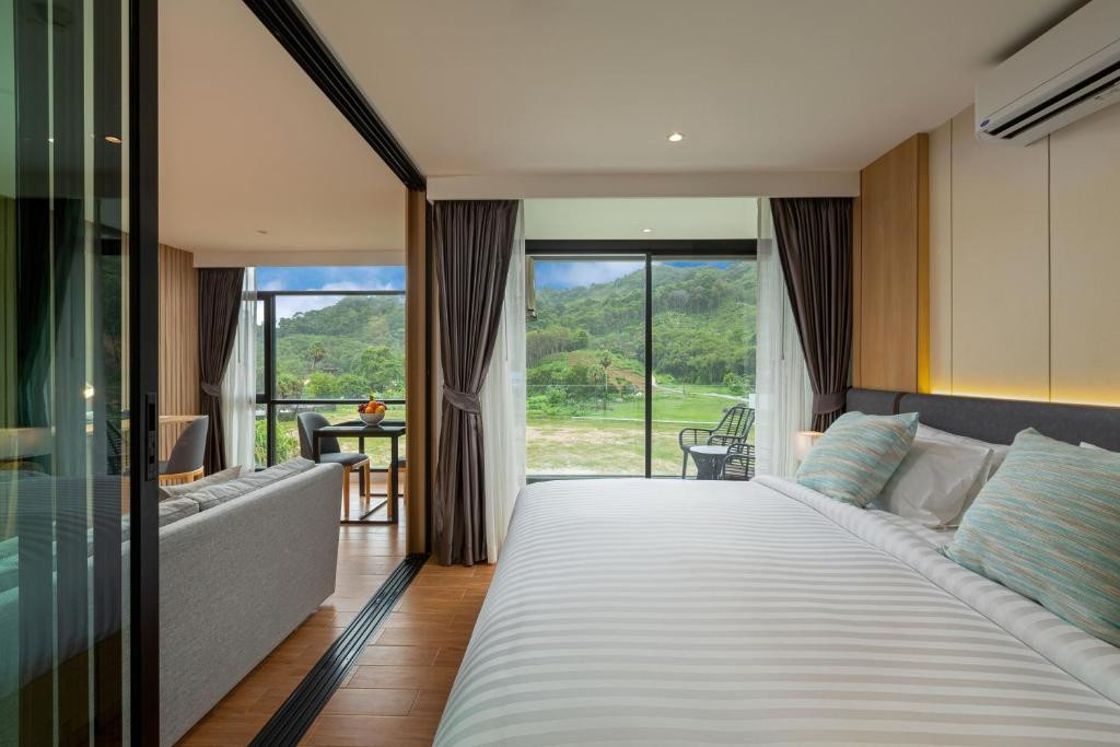 WYNDHAM GARDEN NAITHON PHUKET фото 3