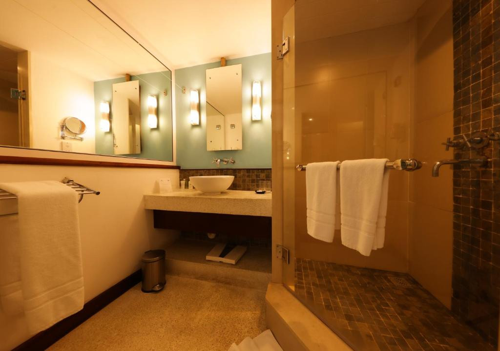 LAGUNA BEACH HOTEL & SPA фото 4
