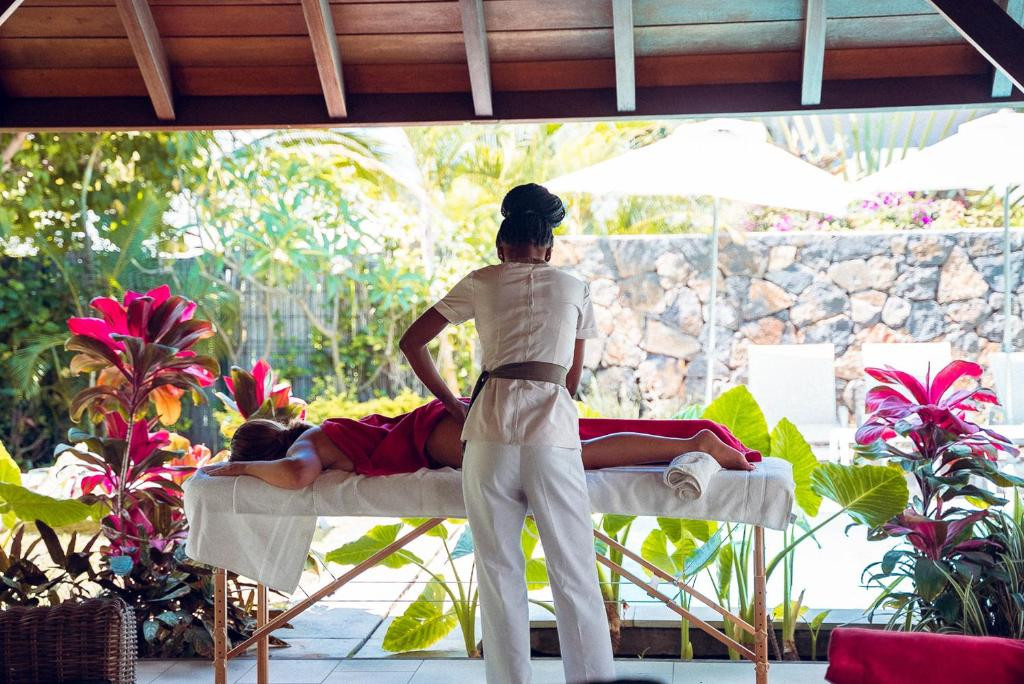 MYTHIC SUITES & VILLAS