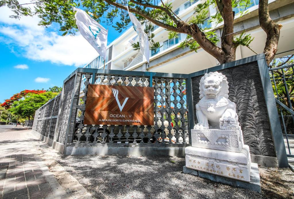OCEAN V ADULTS ONLY 16+