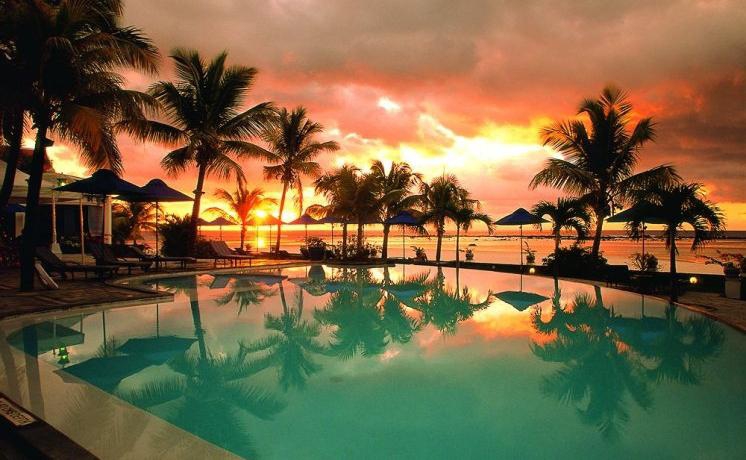 VILLAS CAROLINE BEACH HOTEL фото 4
