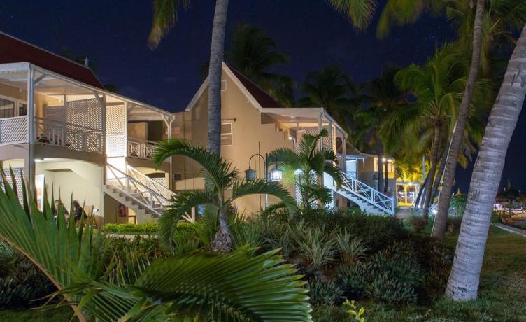 VILLAS CAROLINE BEACH HOTEL