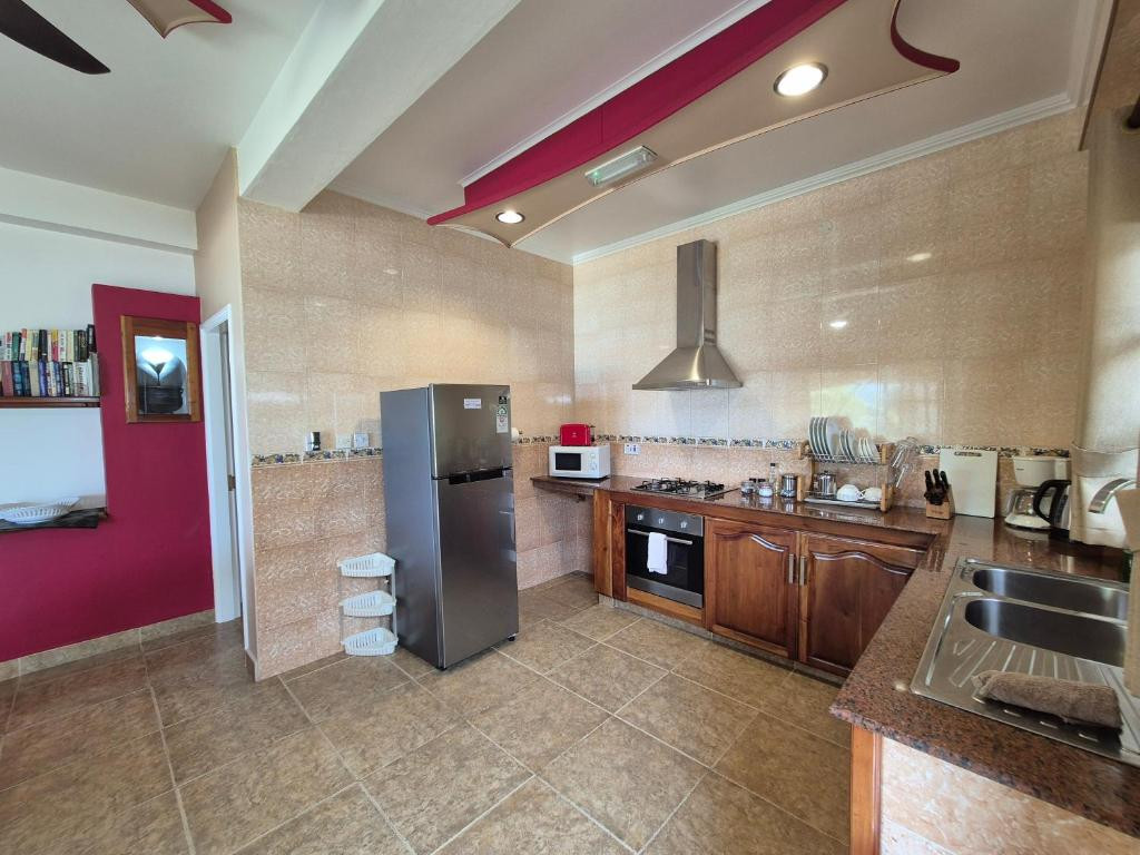 AU FOND DE MER VIEW SELF CATERING APARTMENT фото 5