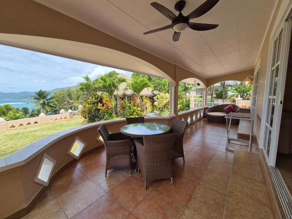 AU FOND DE MER VIEW SELF CATERING APARTMENT фото 8