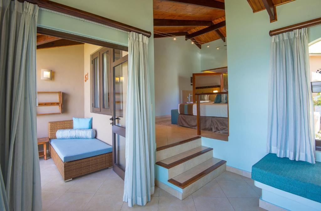COCO DE MER & BLACK PARROT SUITES фото 3