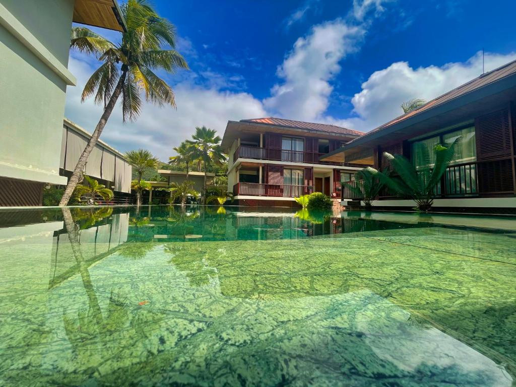 DHEVATARA BEACH HOTEL фото 4