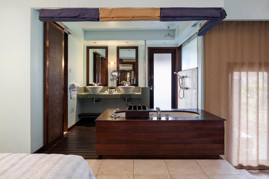 FISHERMANS COVE RESORT (EX. LE MERIDIEN FISHERMANS COVE) фото 4