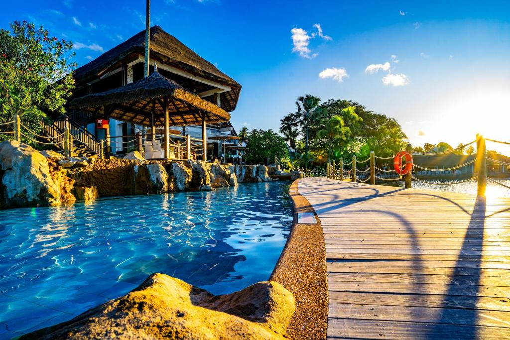 FISHERMANS COVE RESORT (EX. LE MERIDIEN FISHERMANS COVE)