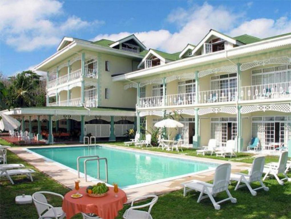 PALM BEACH HOTEL