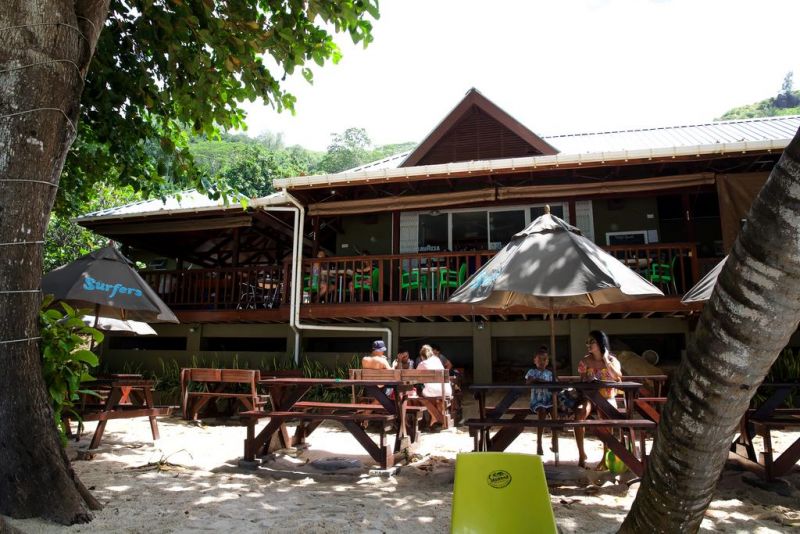SURFERS SELF CATERING CHALETS фото 3