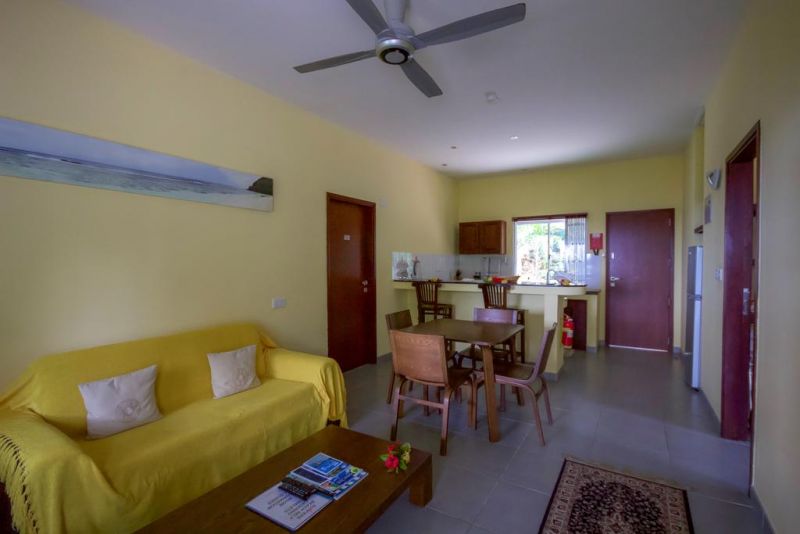 SURFERS SELF CATERING CHALETS фото 8