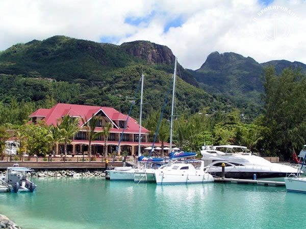 THE WHARF HOTEL & MARINA фото 3