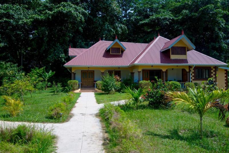 ZEROF SELF CATERING APARTMENTS фото 8
