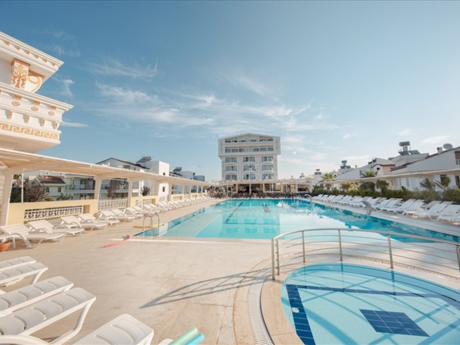 MAYA WORLD PARK (EX. IQ BELEK)
