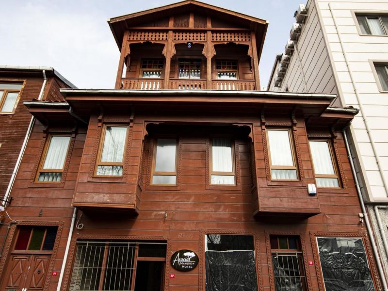 ACACIA MANSION
