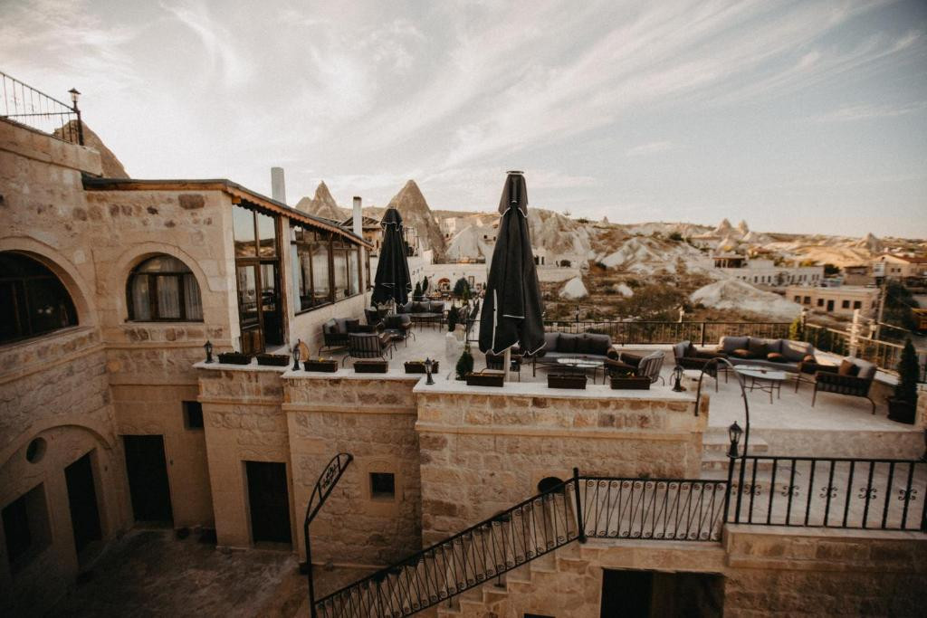 ALIA CAVE HOTEL 