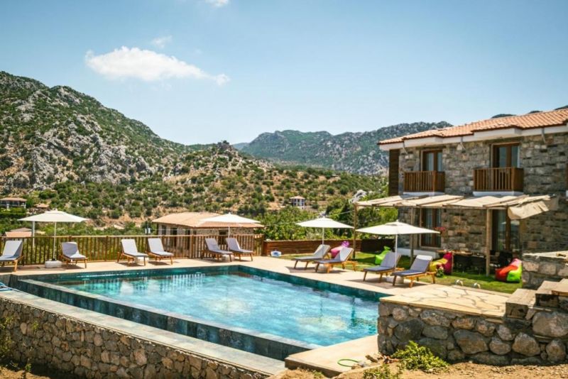 ALICE TATIL EVI