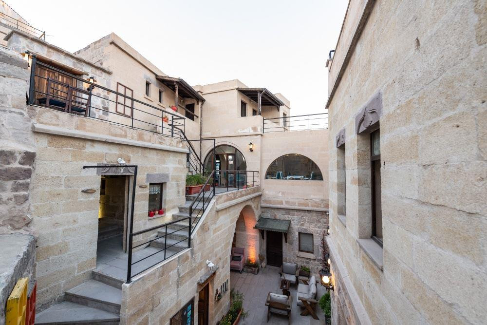 AURORA CAVE HOTEL