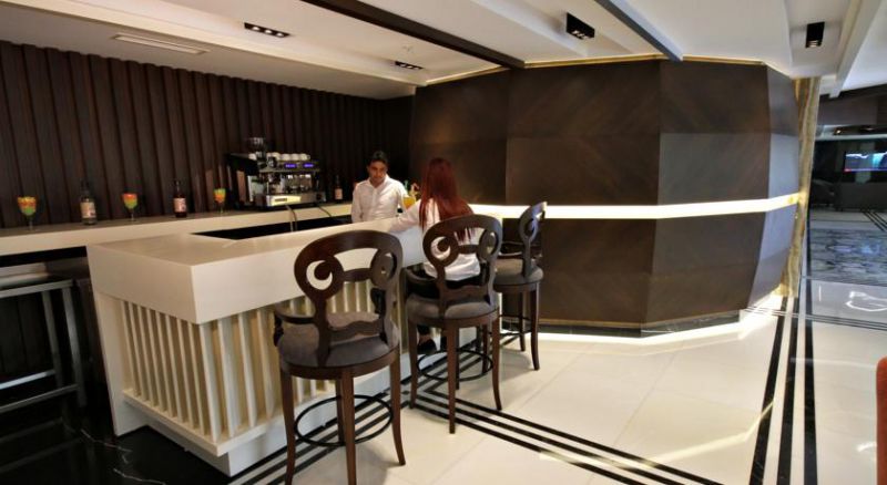 B BUSINESS HOTEL & SPA фото 4