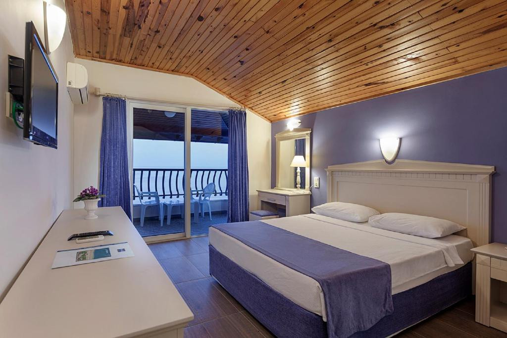 CLUB TURTAS BEACH HOTEL фото 3
