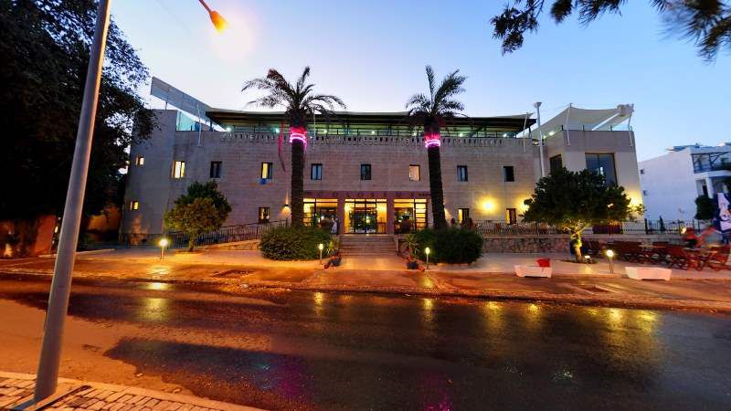 COLOSSUS HOTEL
