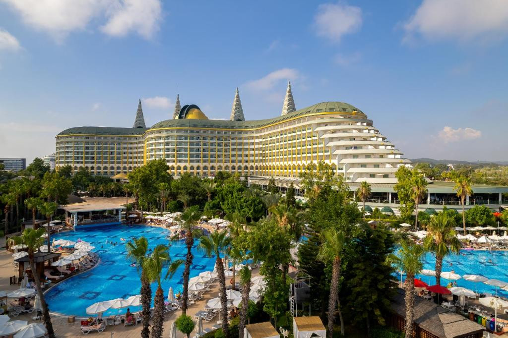 DELPHIN IMPERIAL LARA фото 6