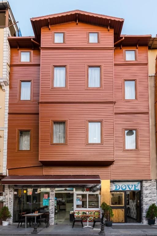 DOVE HOTEL & SUITES