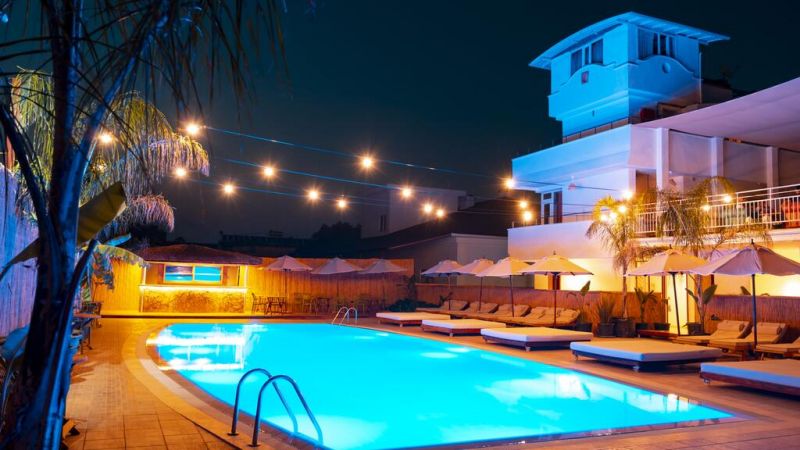 ESQUIRE HOTELS & LOUNGES 