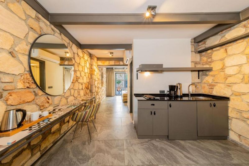 FIORE GARDEN SUITES фото 3