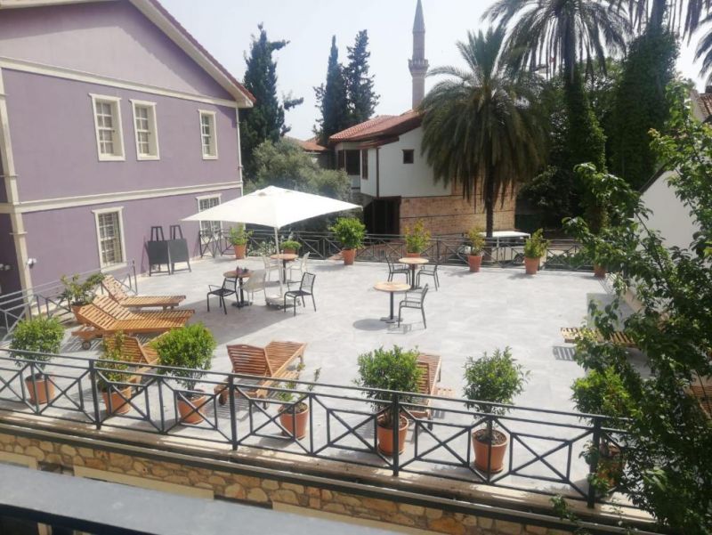FIORE GARDEN SUITES фото 8