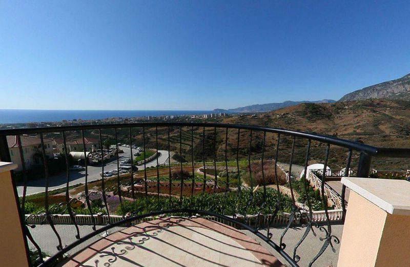 GOLDEN LUXURY APARTMENTS & VILLAS фото 4