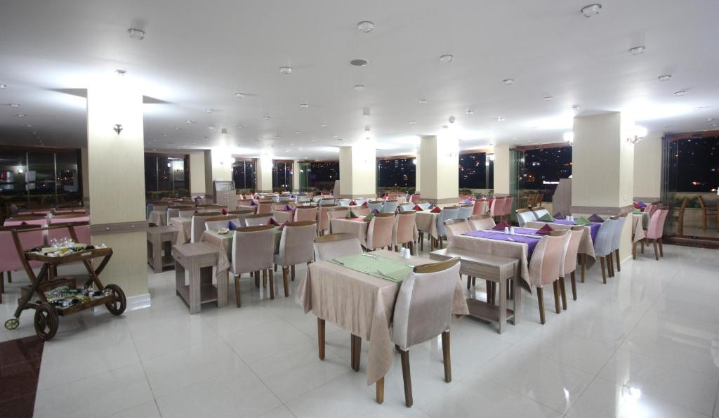 GRAND CORNER BOUTIQUE фото 4