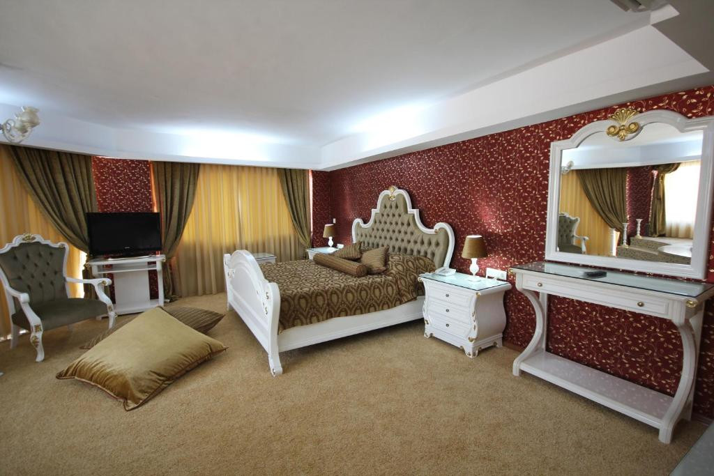 GRAND CORNER BOUTIQUE фото 8