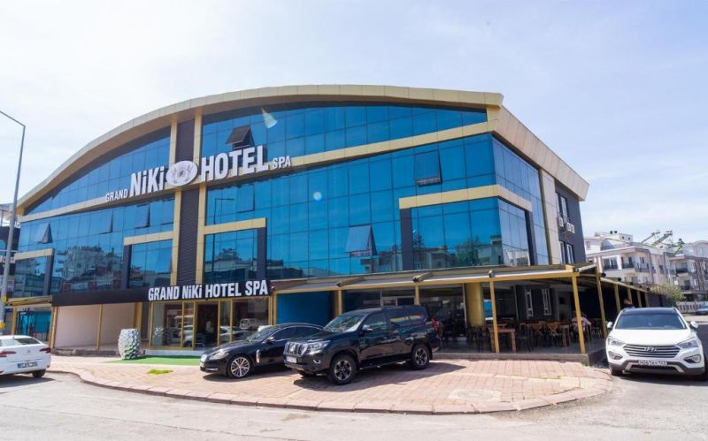GRAND NIKI HOTEL & SPA