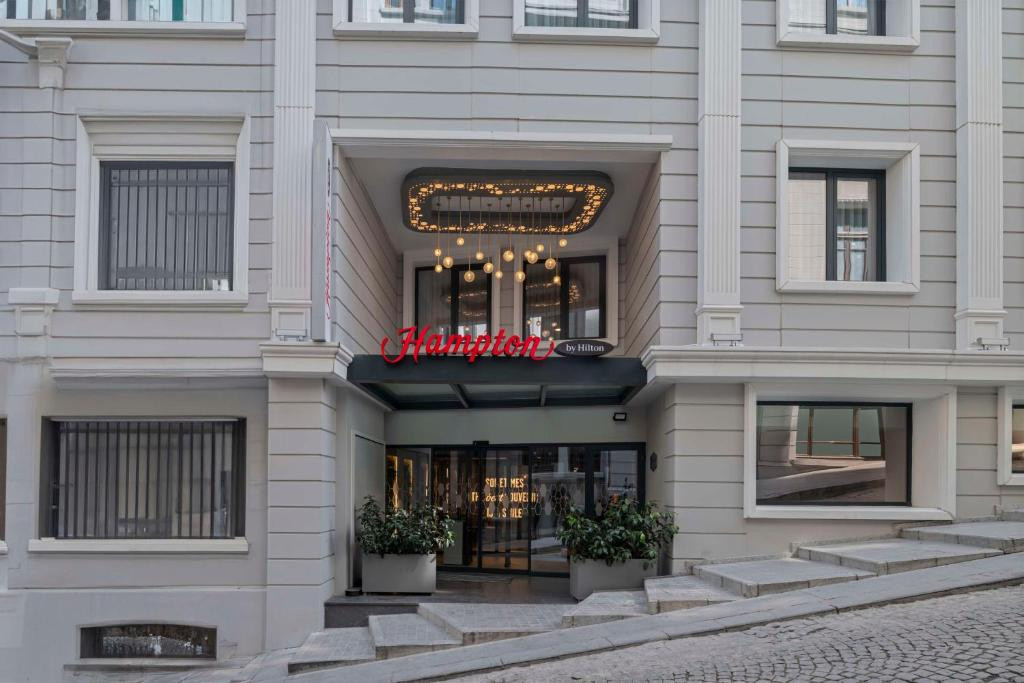 HAMPTON BY HILTON ISTANBUL SIRKECI фото 2
