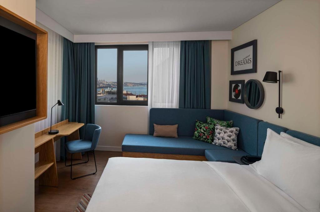 HAMPTON BY HILTON ISTANBUL SIRKECI фото 3