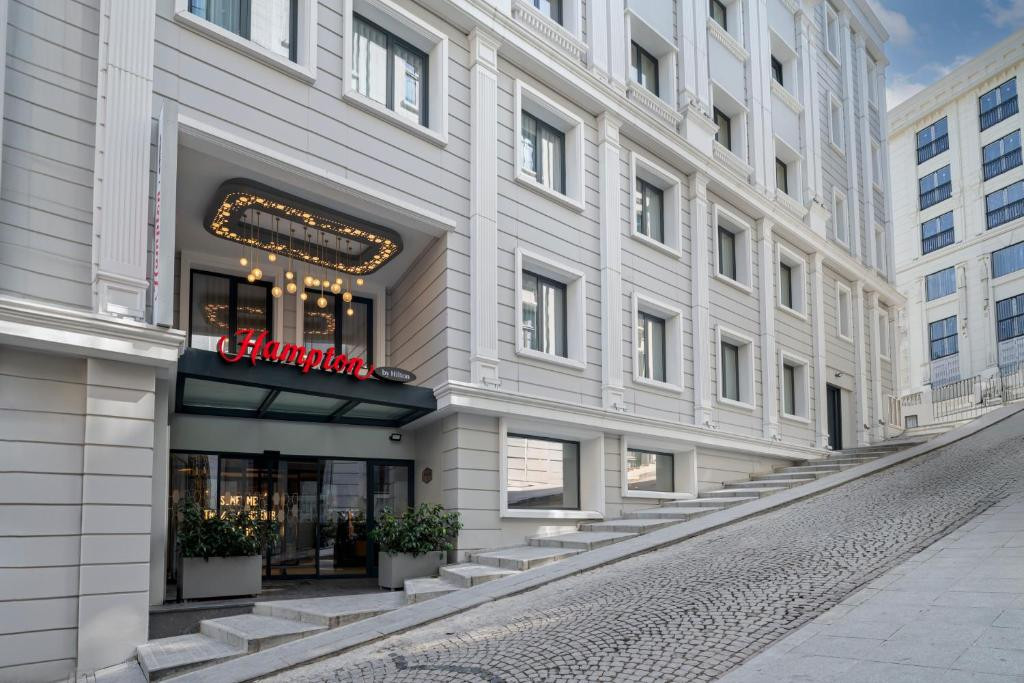 HAMPTON BY HILTON ISTANBUL SIRKECI