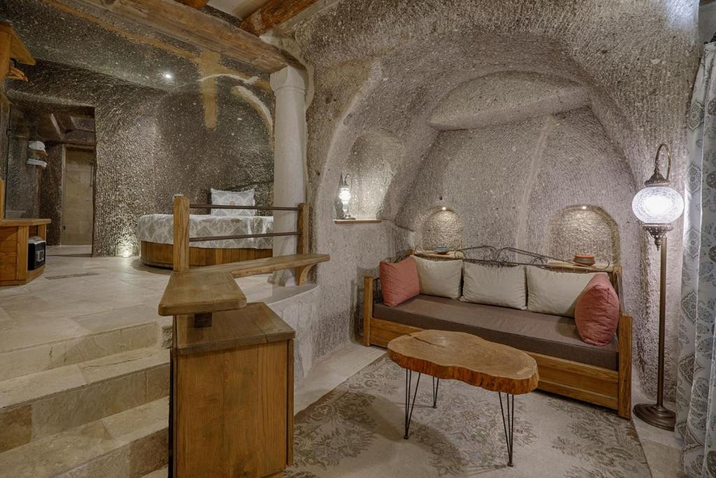 HERA CAVE SUITES фото 3