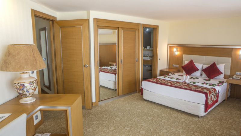 THE HOLIDAY RESORT фото 3