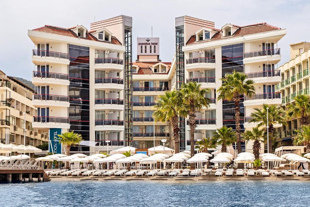 POSEIDON HOTEL ADULTS ONLY 16+