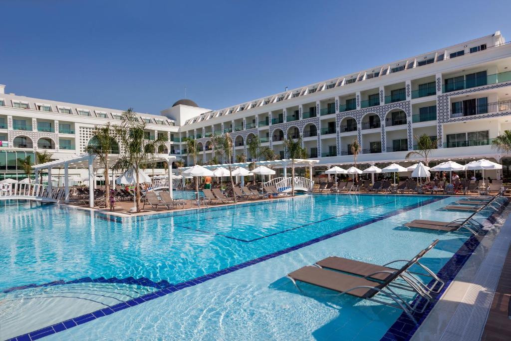 KARMIR RESORT & SPA
